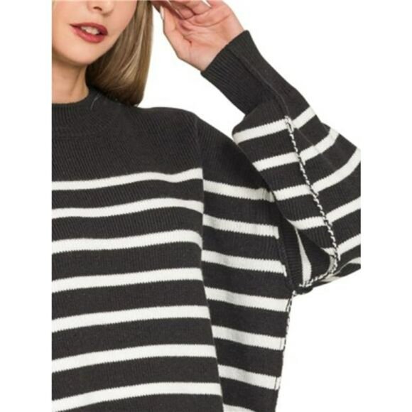 ✨NWT‎ Zenana Exposed Seam Striped Oversized Sweater - Picture 3 of 3